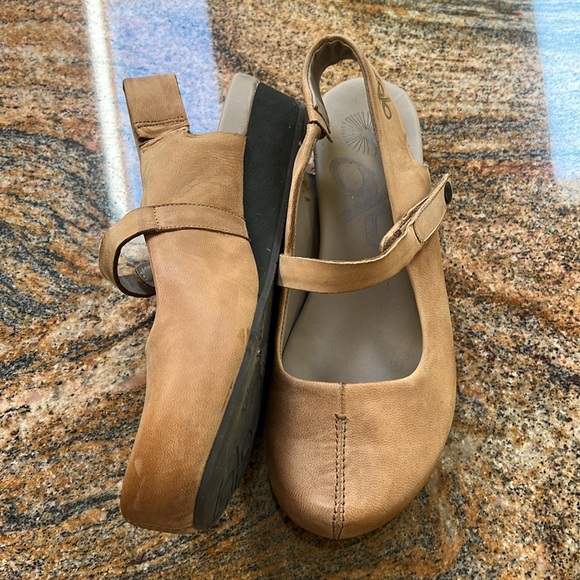 OTBT shoe Women’s sz 8 gently used condition - Picture 2 of 6